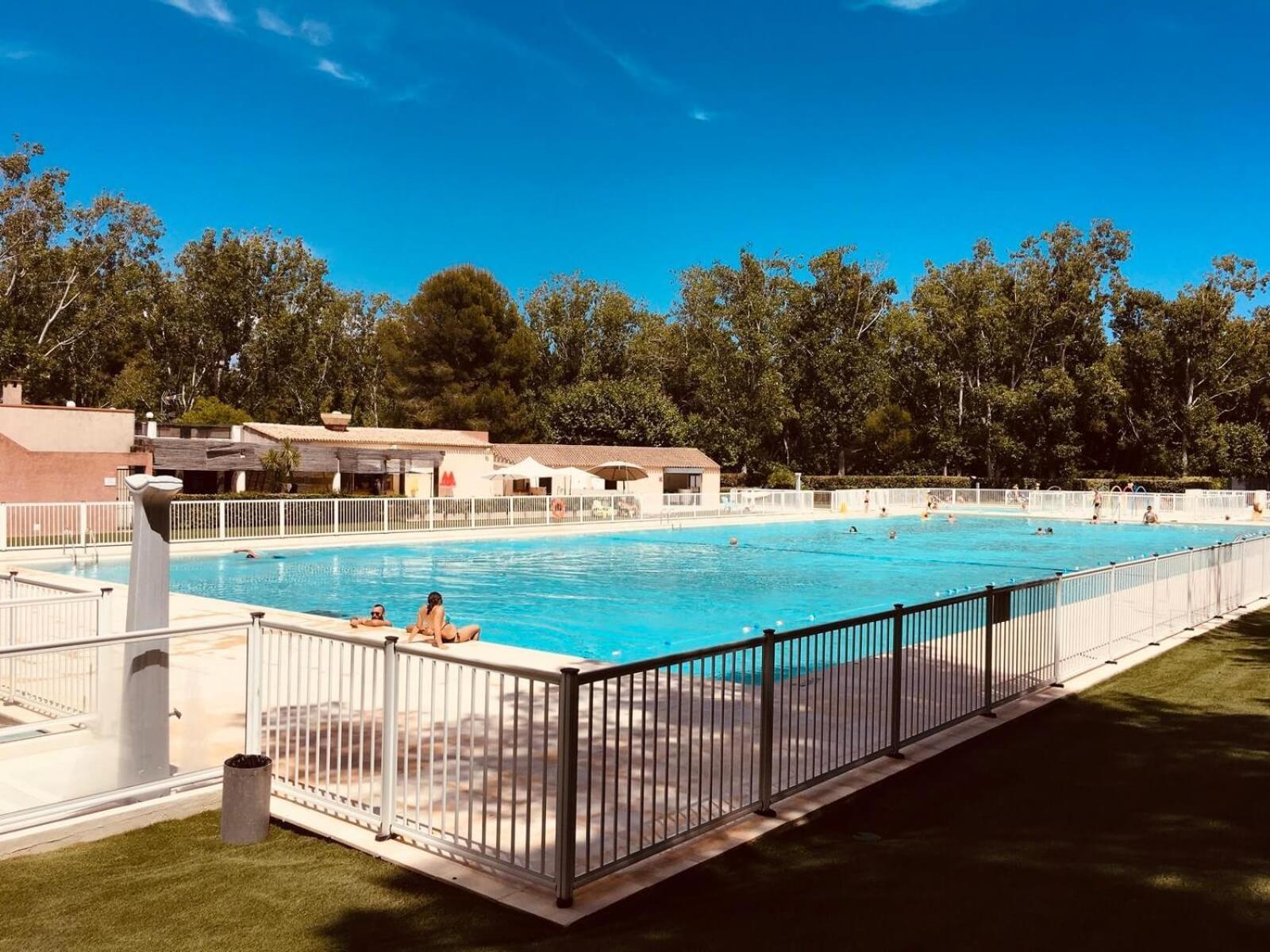 Blue Lagoon Six-Fours-les-Plages Exterior photo